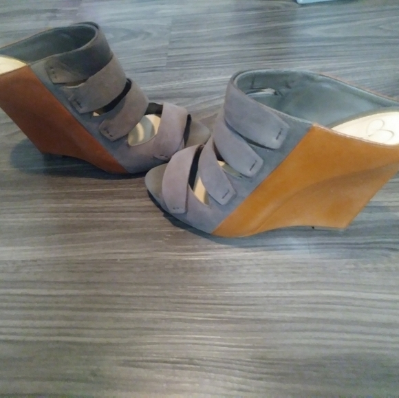 Sandals - Picture 2 of 4